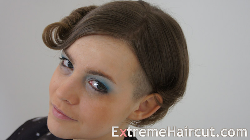 curly asymmetrical hairstyle (3)